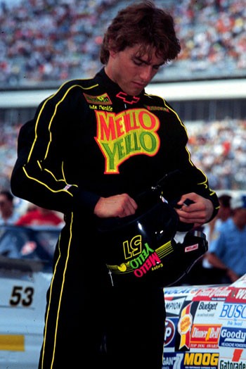 Tom Cruise vai Cole Trickle trong "Days of Thunder" (1990).